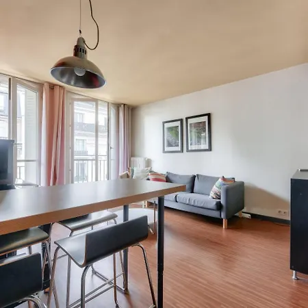 Апартаменты Stunning 2br Flat Near Place Des Vosges