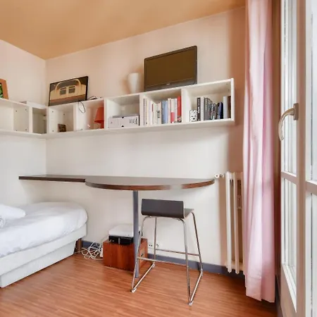 Апартаменты Stunning 2br Flat Near Place Des Vosges Париж