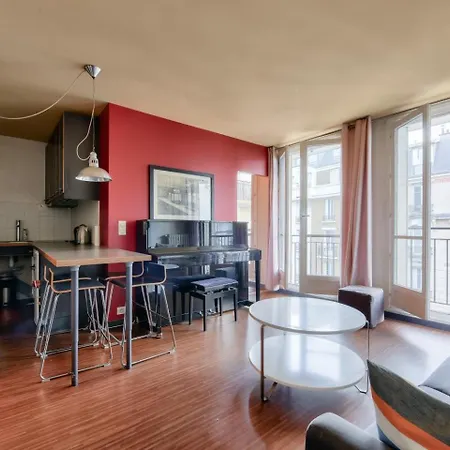 Апартаменты Stunning 2br Flat Near Place Des Vosges