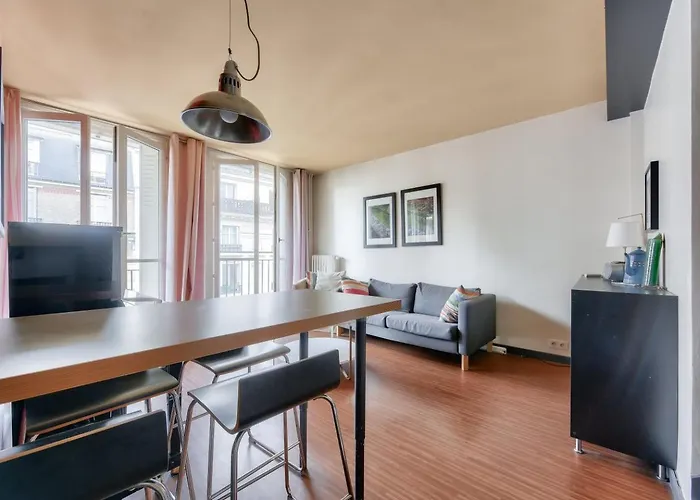 Апартаменты Stunning 2br Flat Near Place Des Vosges