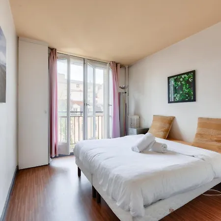 Stunning 2br Flat Near Place Des Vosges